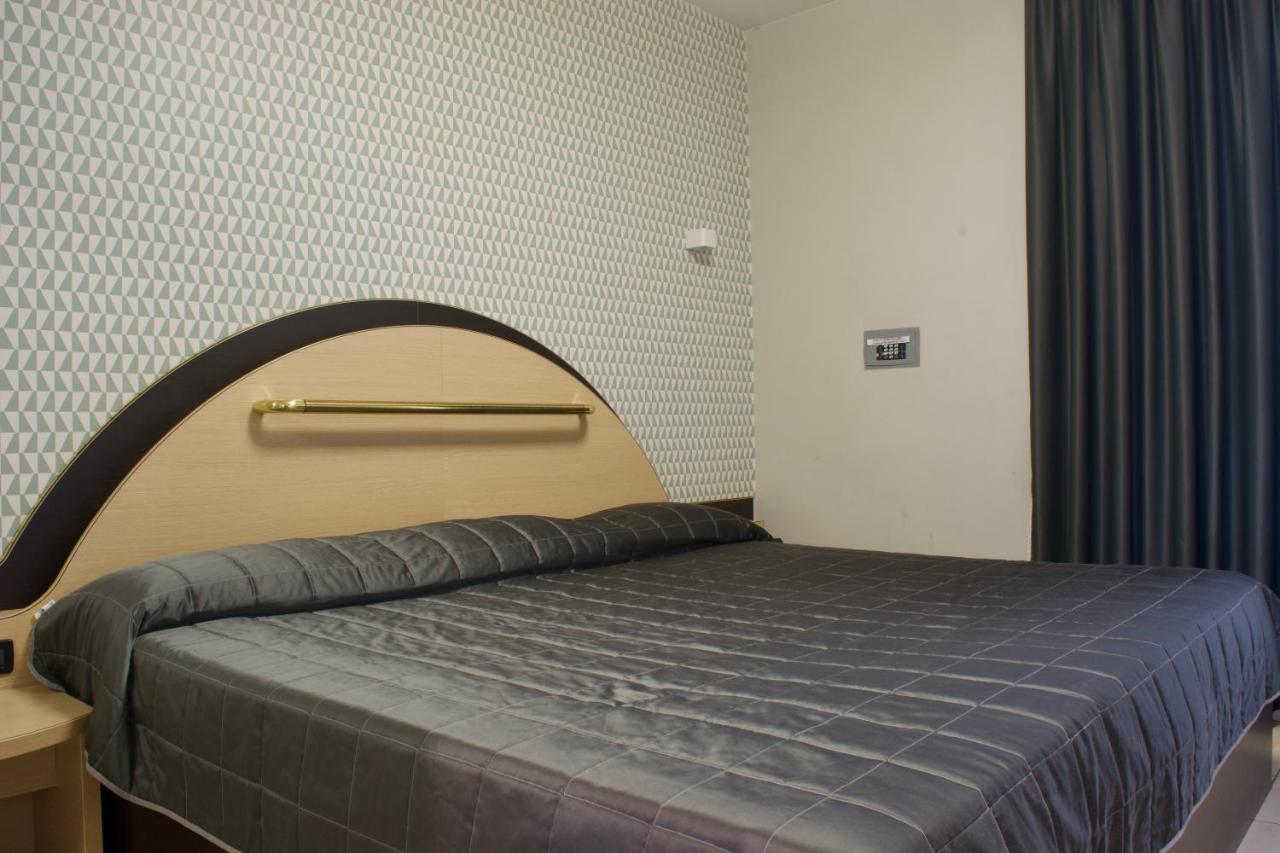 Sechi Hotel Milano With Parking — Foto 1